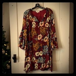 Short dress, plus size